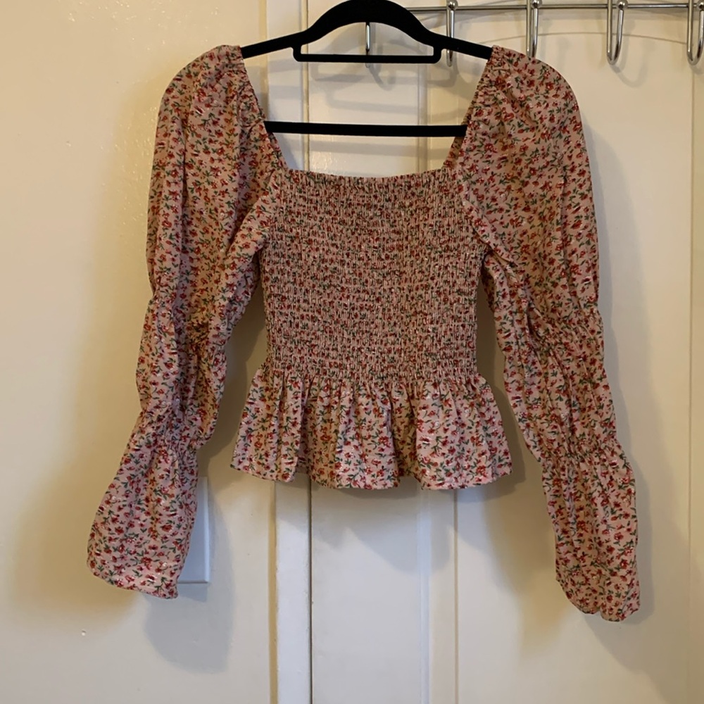 Indigo Rising Floral Smocked Peasant Top Size Small 
NWOT